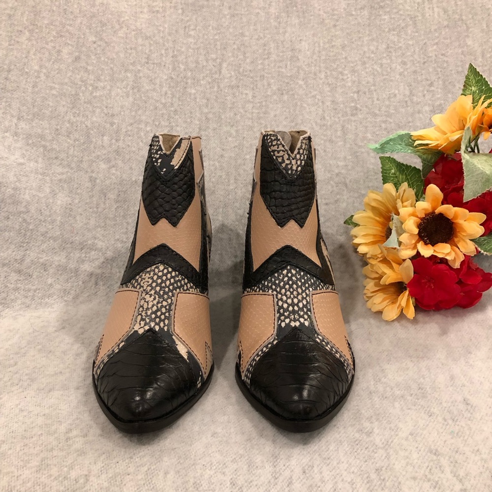 NWT - Matisse Women's Black and Tan Snake Print Ankle Boots - Picture 8 of 16